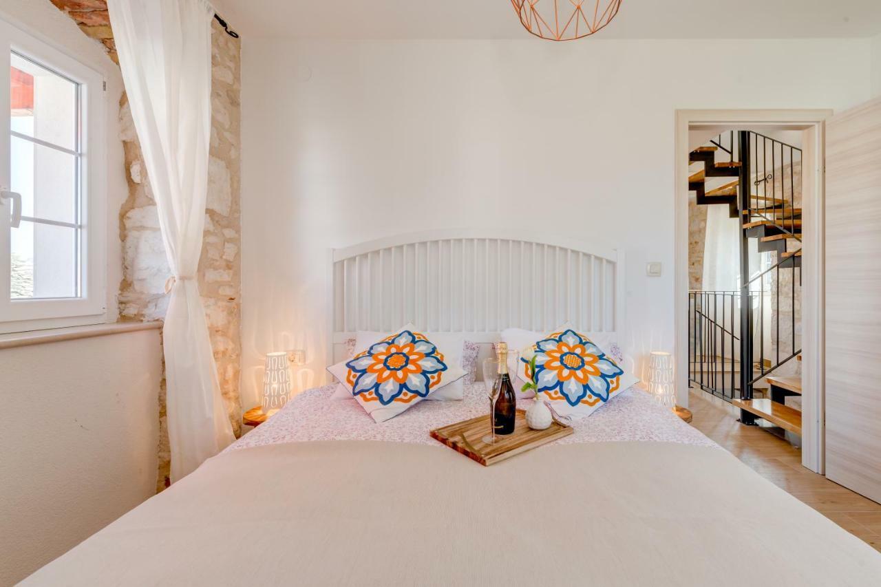 סופטאר Holiday Home Rocca מראה חיצוני תמונה
