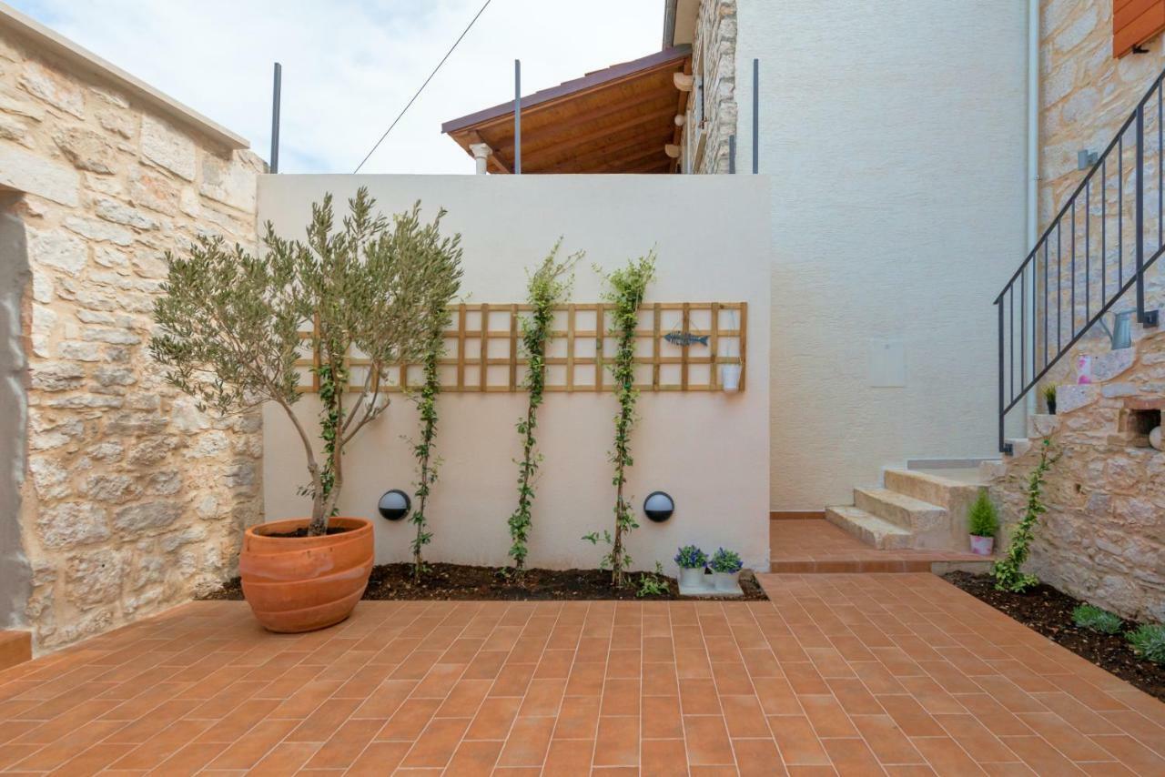 סופטאר Holiday Home Rocca מראה חיצוני תמונה